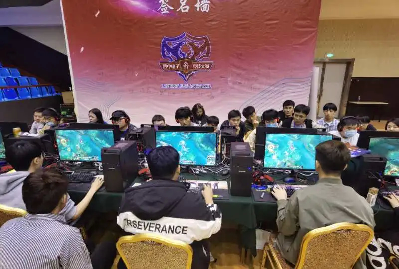 尤其是角球 尤其是角球