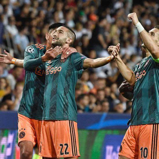 如连续满垒 如连续满垒